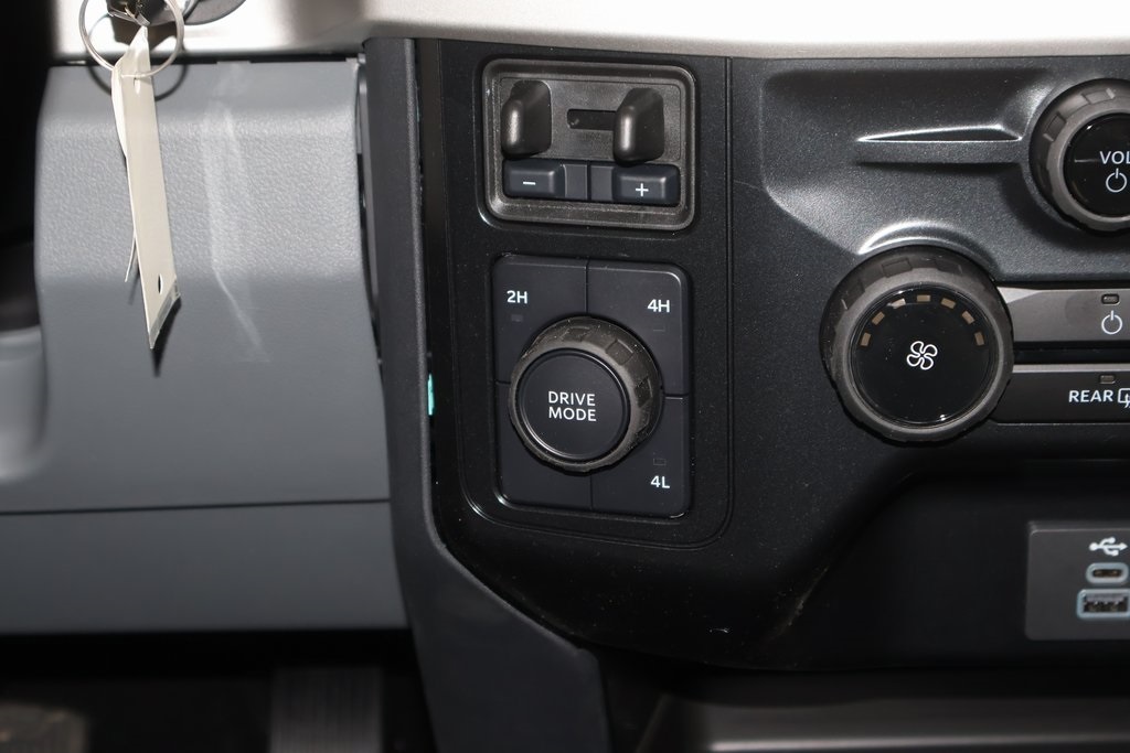 2025 Ford F-350 photo 14