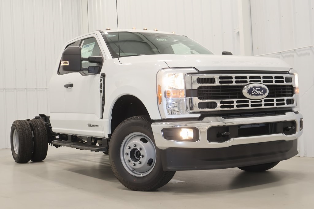 2025 Ford F-350 photo 20