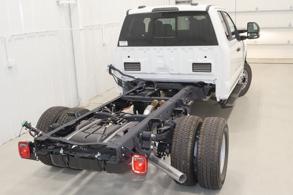 2025 Ford F-350 photo 23
