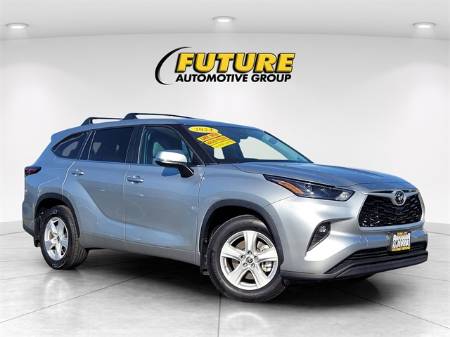 2024 Toyota Highlander LE