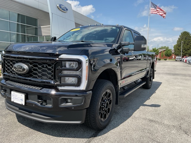 2025 Ford F-350 XL photo 2