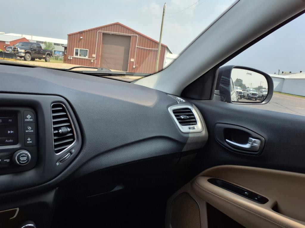 2018 Jeep Compass Sport photo 16