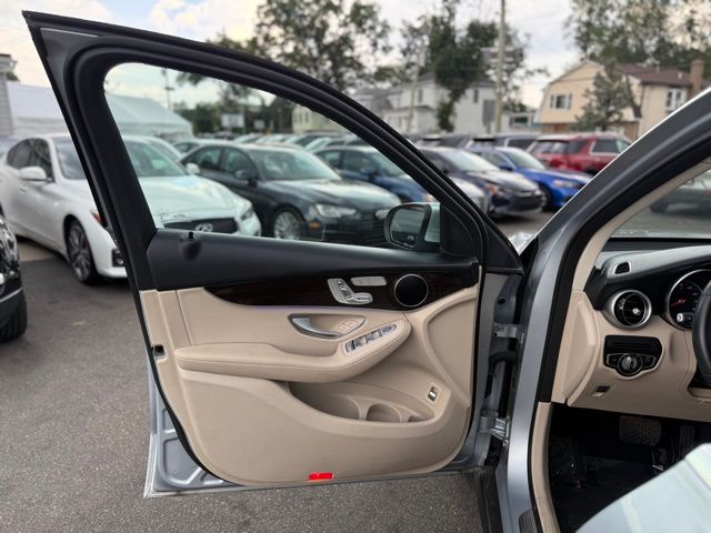 2022 Mercedes Benz GLC 300 4MATIC photo 10