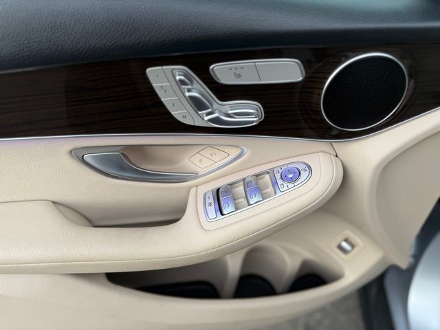 2022 Mercedes Benz GLC 300 4MATIC photo 11