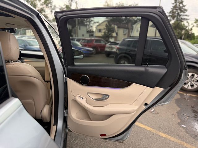 2022 Mercedes Benz GLC 300 4MATIC photo 18