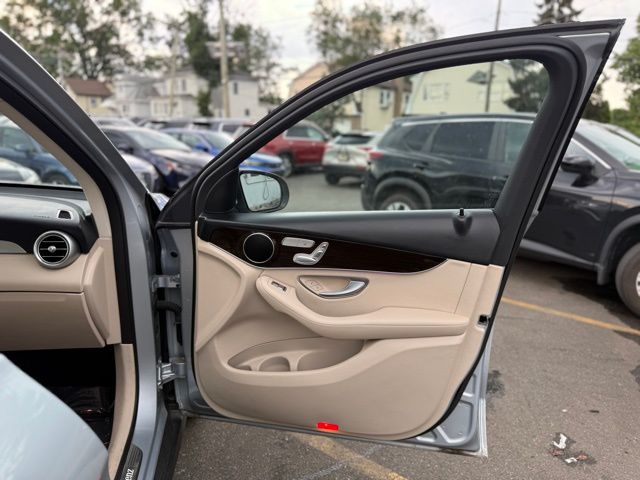2022 Mercedes Benz GLC 300 4MATIC photo 21