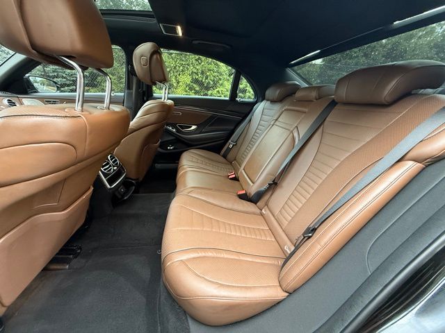 2020 Mercedes Benz S 560 photo 17
