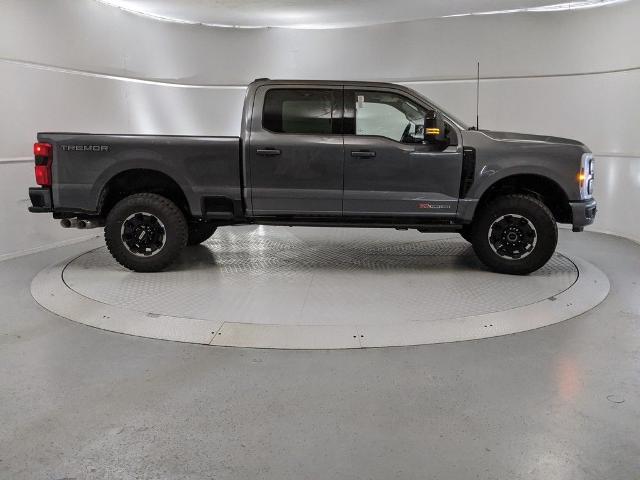 2025 Ford F-250 Lariat photo 2