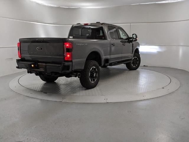 2025 Ford F-250 Lariat photo 3