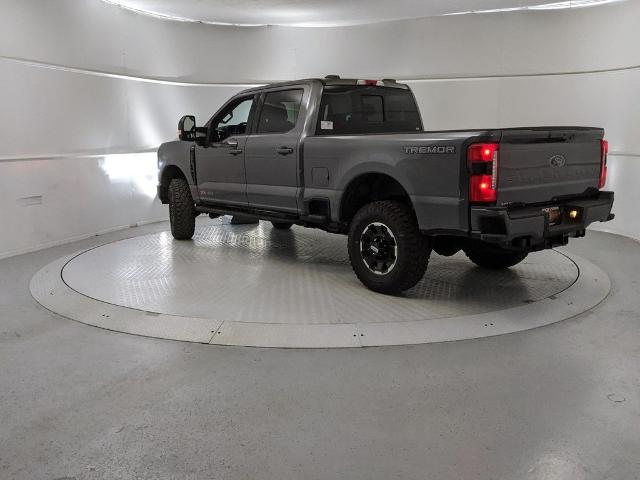 2025 Ford F-250 Lariat photo 4