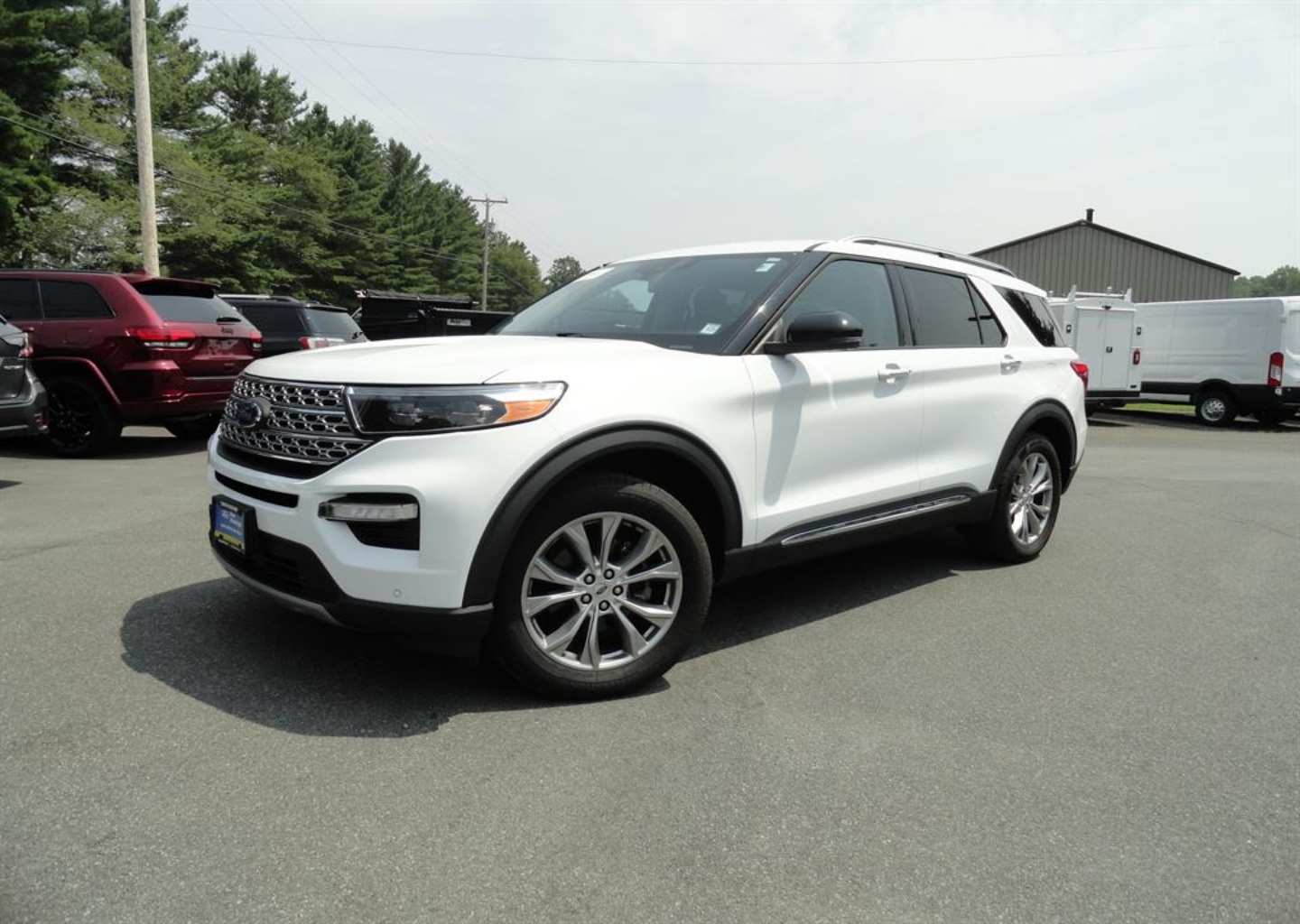 2022 Ford Explorer Limited's photo