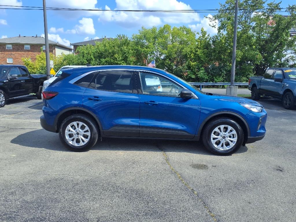 2023 Ford Escape Active photo 2