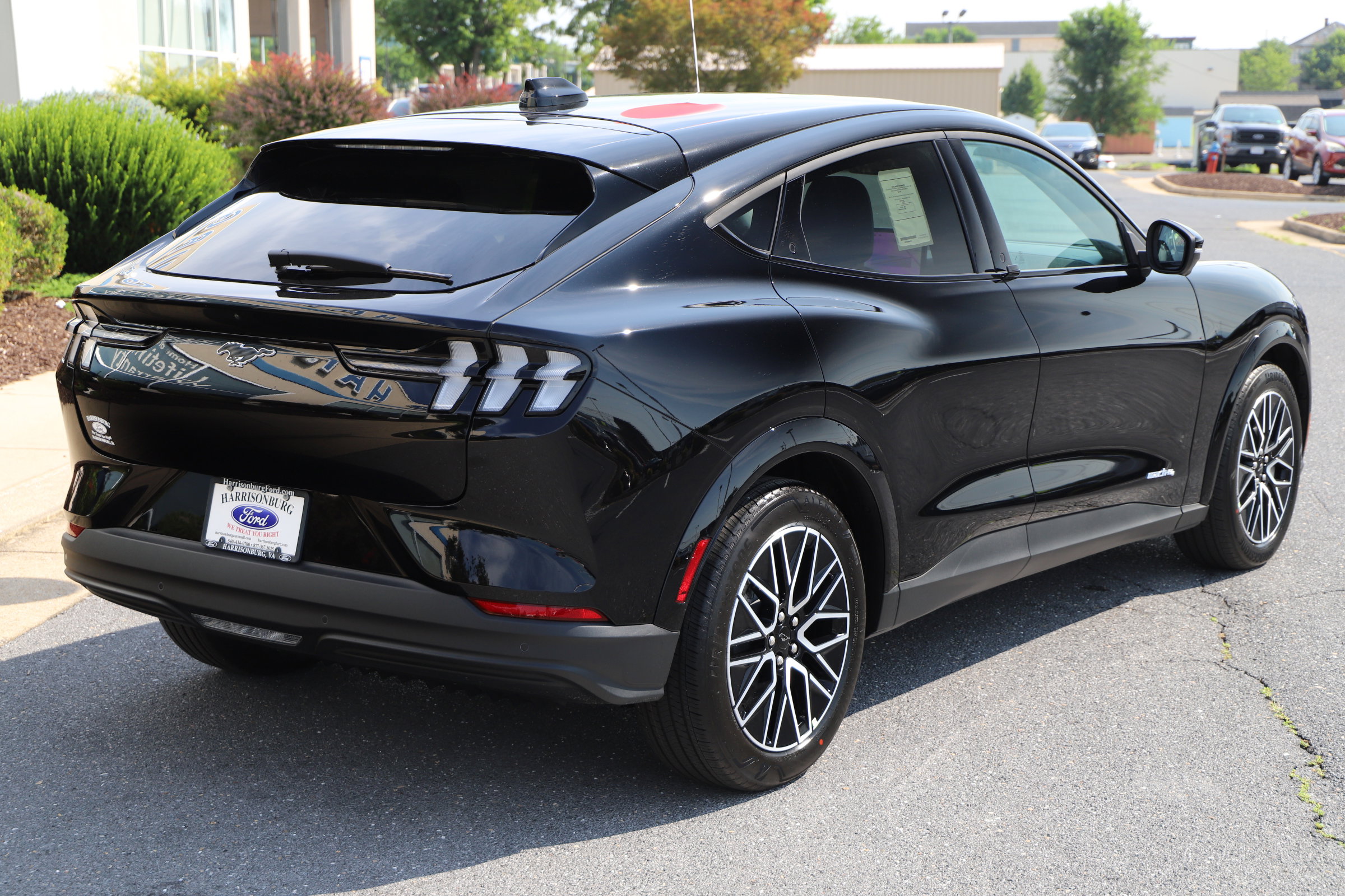 2025 Ford Mustang Mach-E Premium photo 6