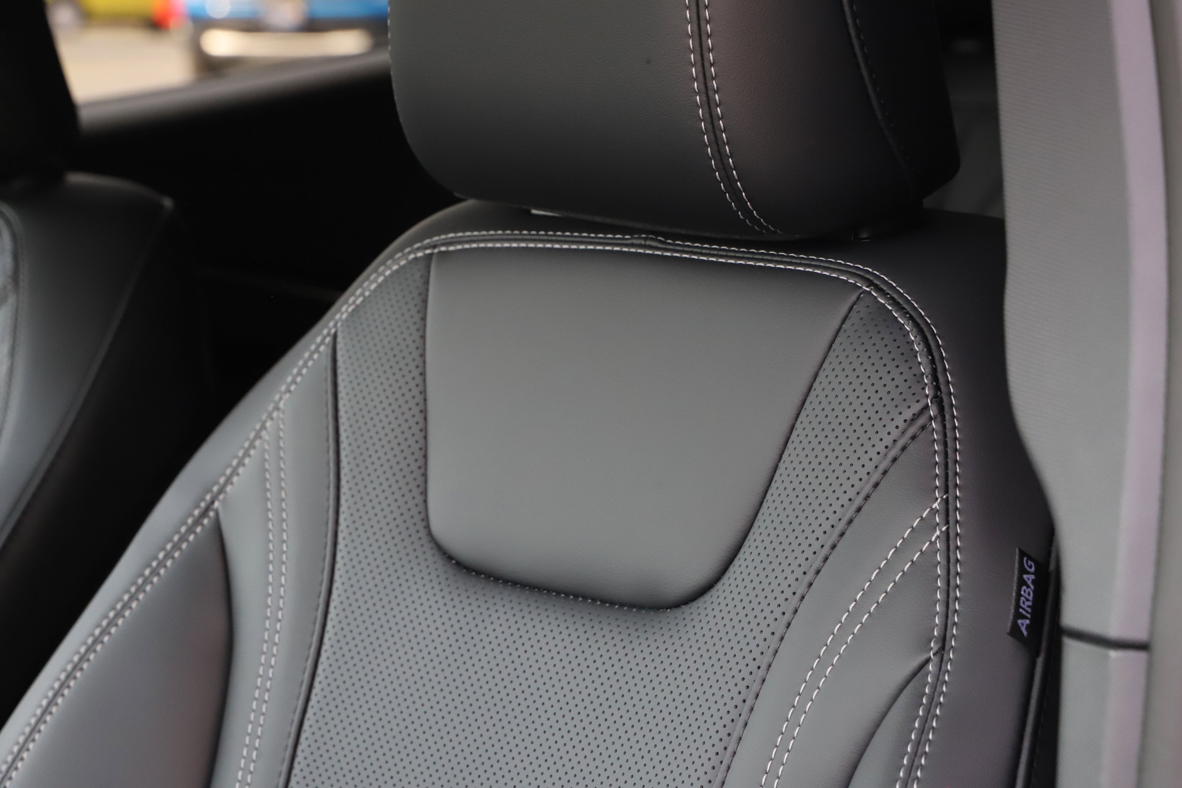 2025 Ford Mustang Mach-E Premium photo 13