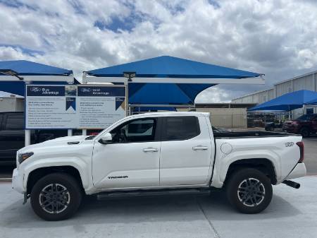 2024 Toyota Tacoma Hybrid TRD Sport