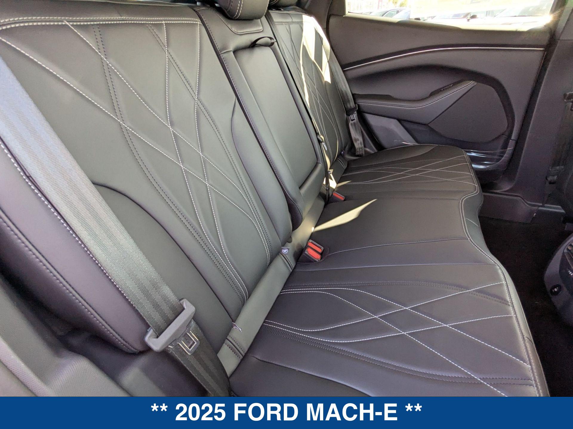 2025 Ford Mustang Mach-E Select photo 19