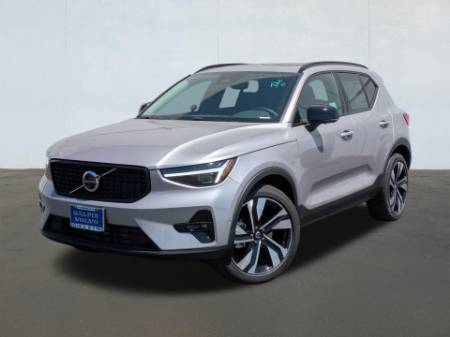 2026 Volvo XC40 B5 Ultra