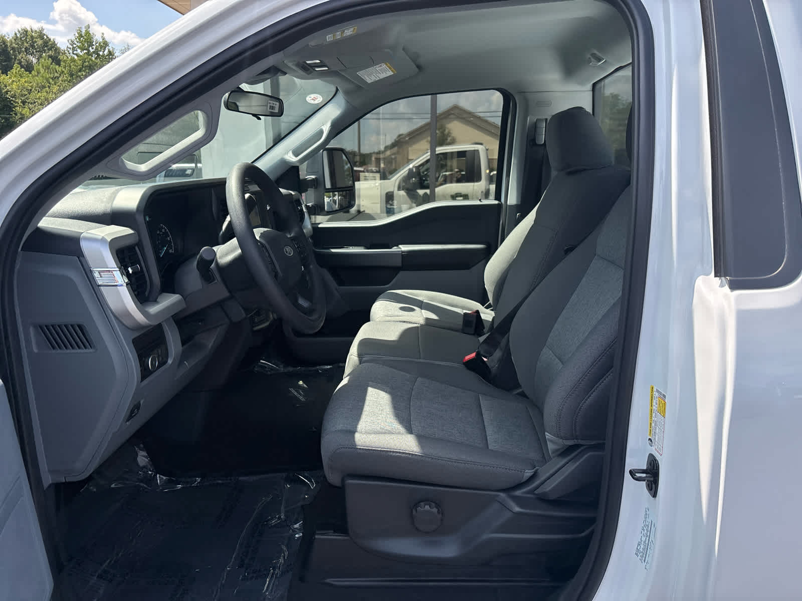 2025 Ford F-350 XL photo 17