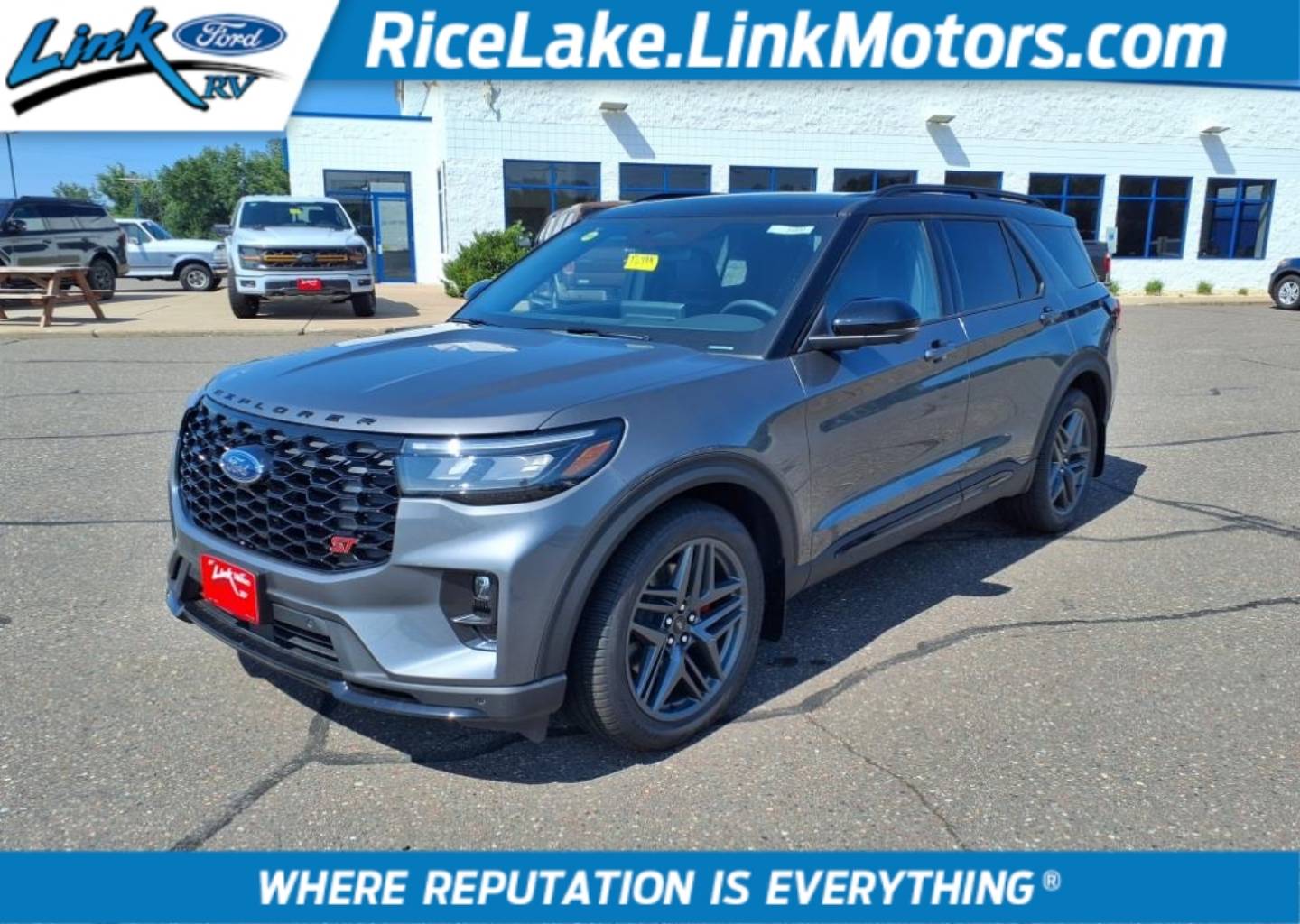2025 Ford Explorer ST's photo