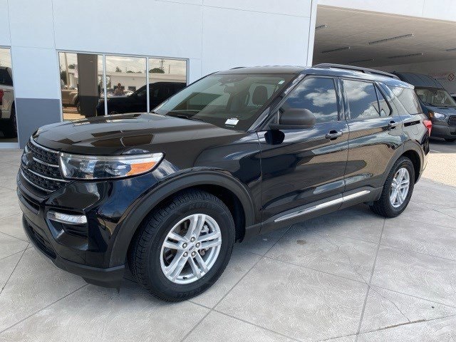 2022 Ford Explorer XLT photo 2