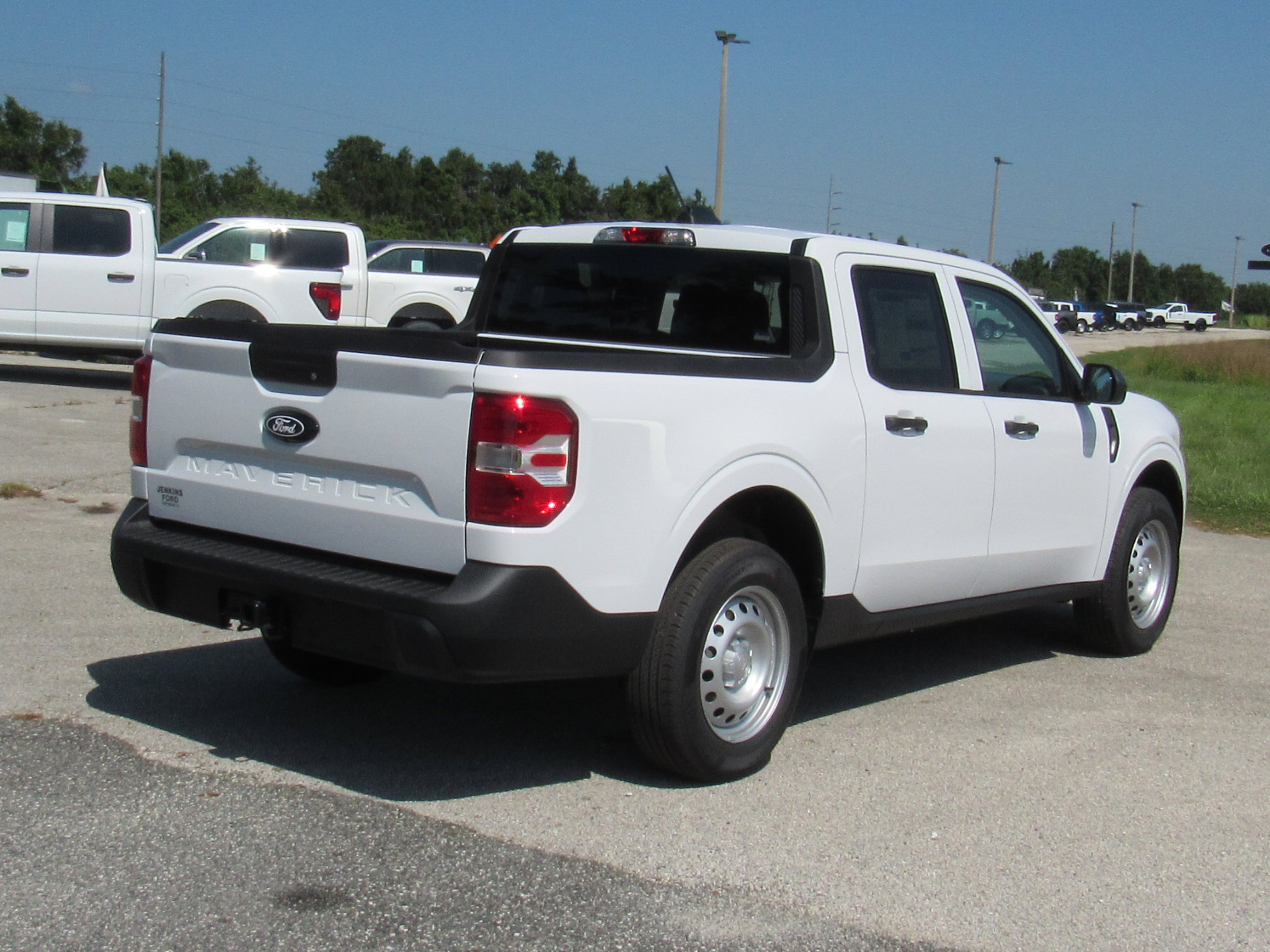2025 Ford Maverick XL photo 3