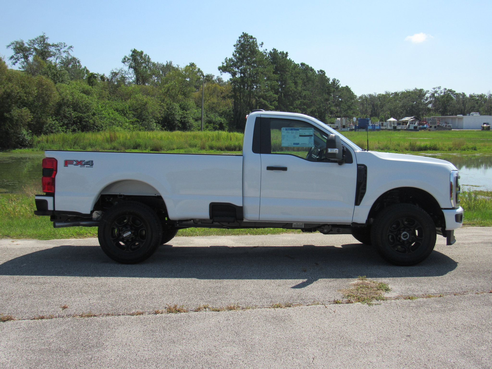 2025 Ford F-350 photo 2