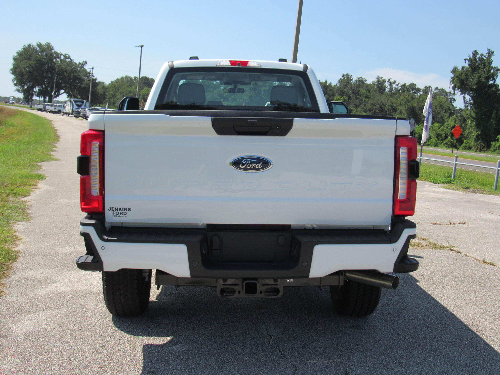 2025 Ford F-350 photo 4