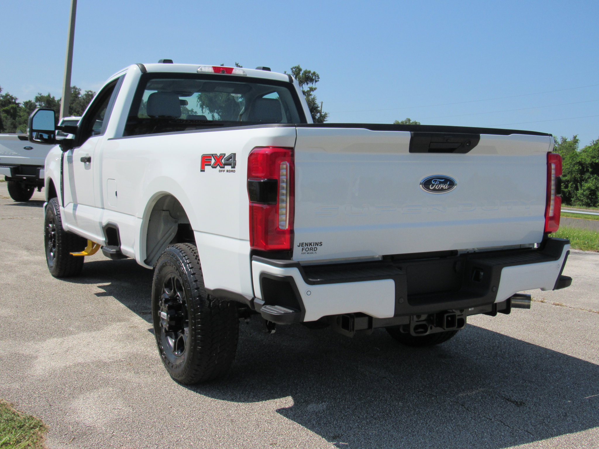 2025 Ford F-350 photo 5