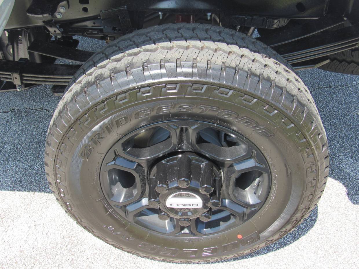 2025 Ford F-350 Super Duty XL - Photo 8