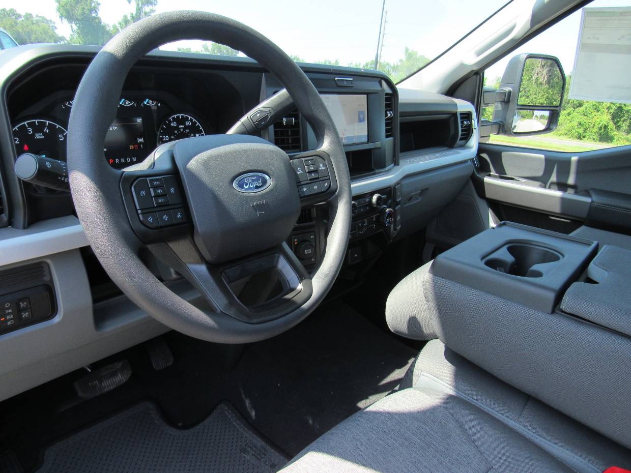 2025 Ford F-350 Super Duty XL - Photo 12