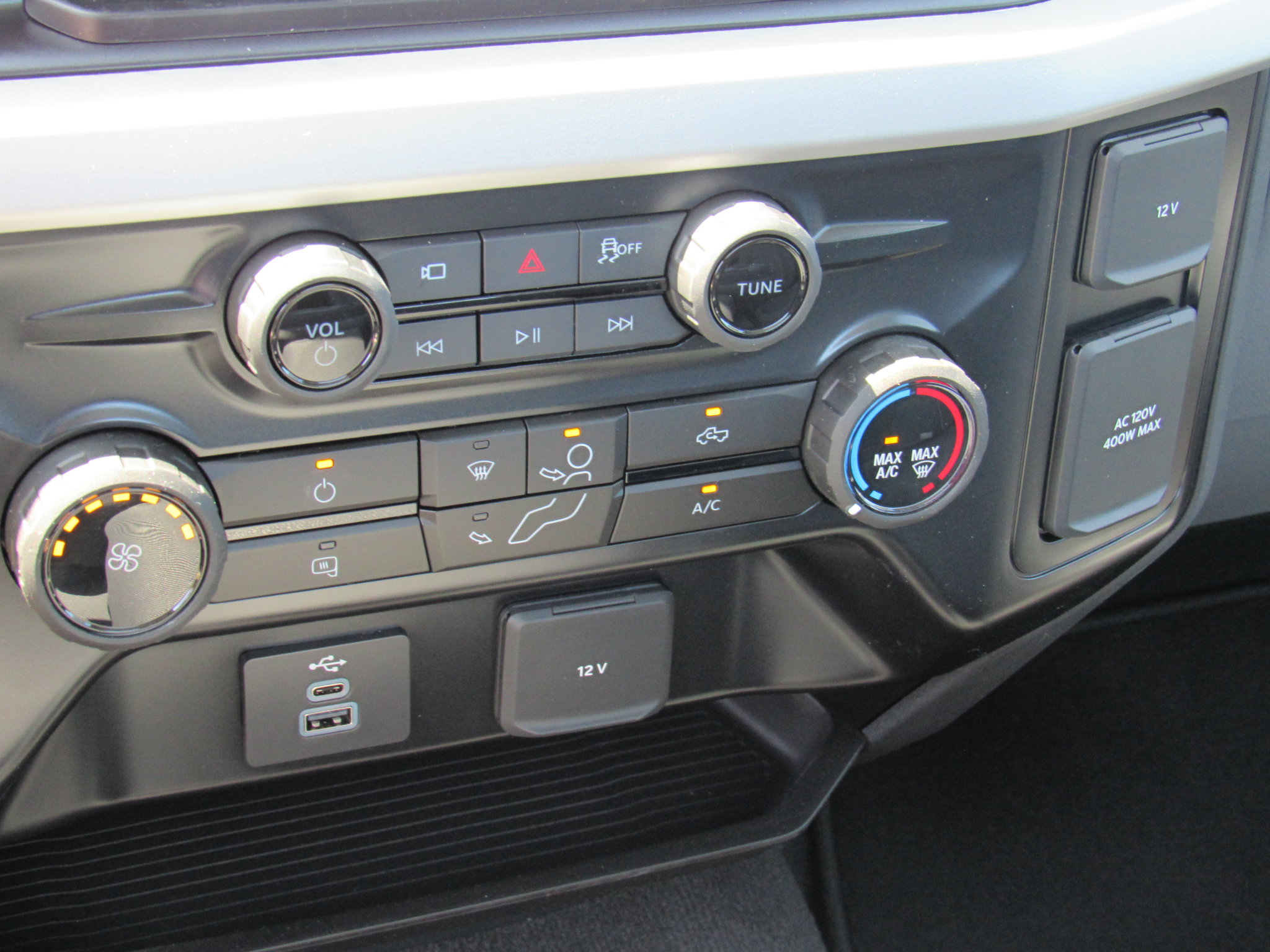 2025 Ford F-350 photo 14