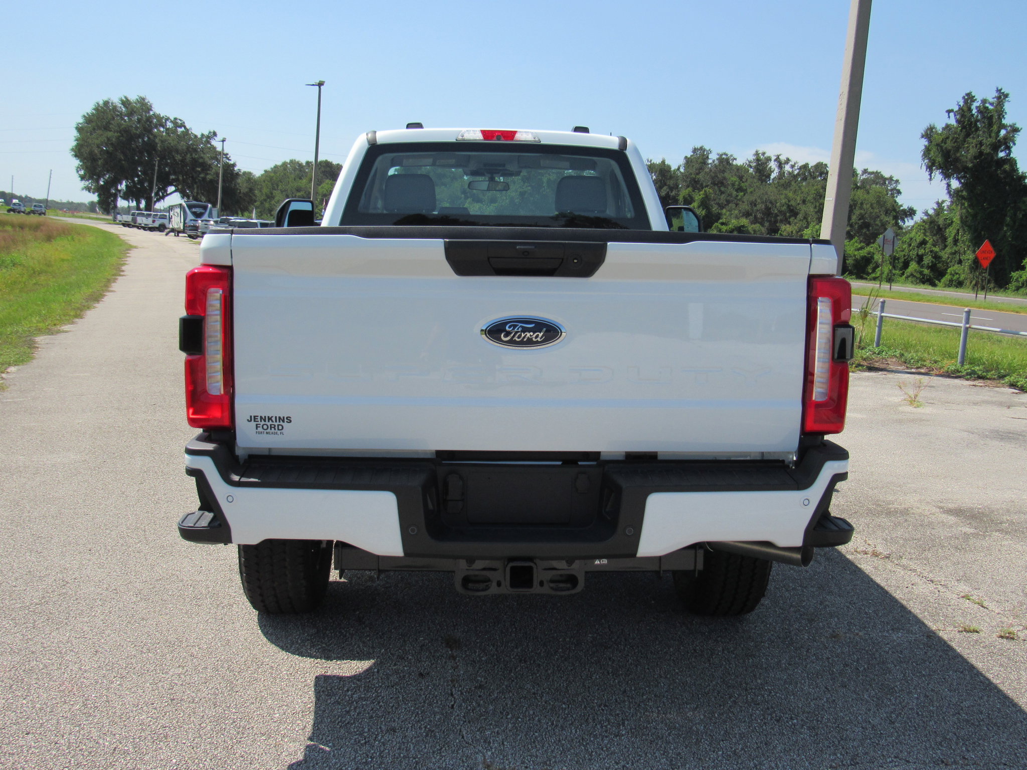 2025 Ford F-350 photo 4