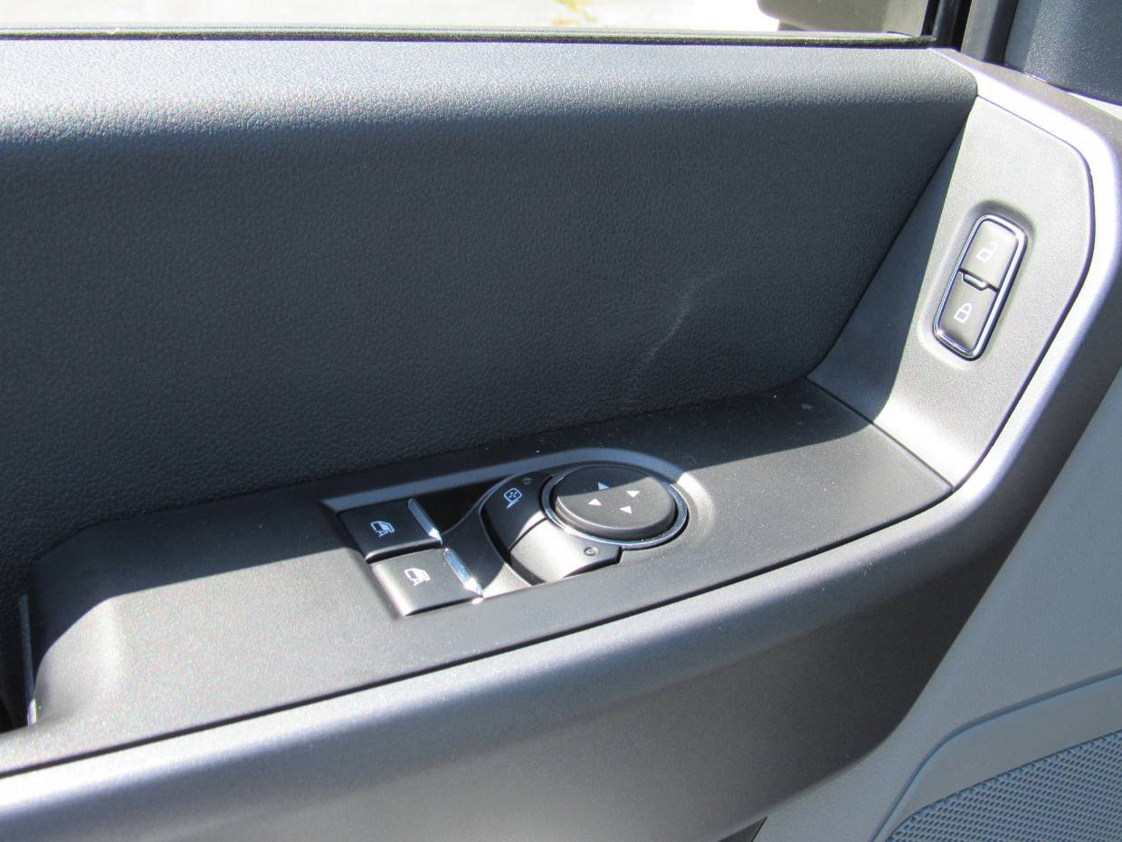 2025 Ford F-350 Super Duty XL - Photo 9