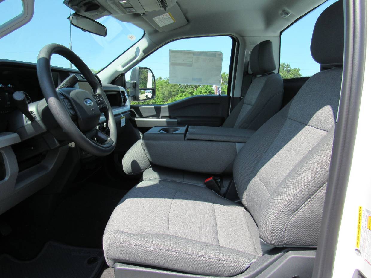 2025 Ford F-350 Super Duty XL - Photo 11