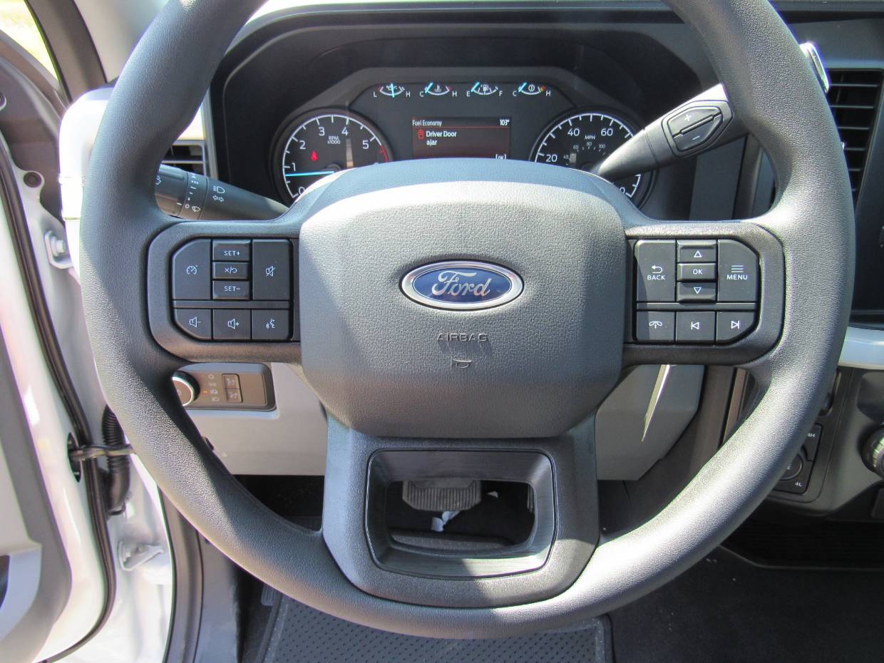 2025 Ford F-350 Super Duty XL - Photo 18