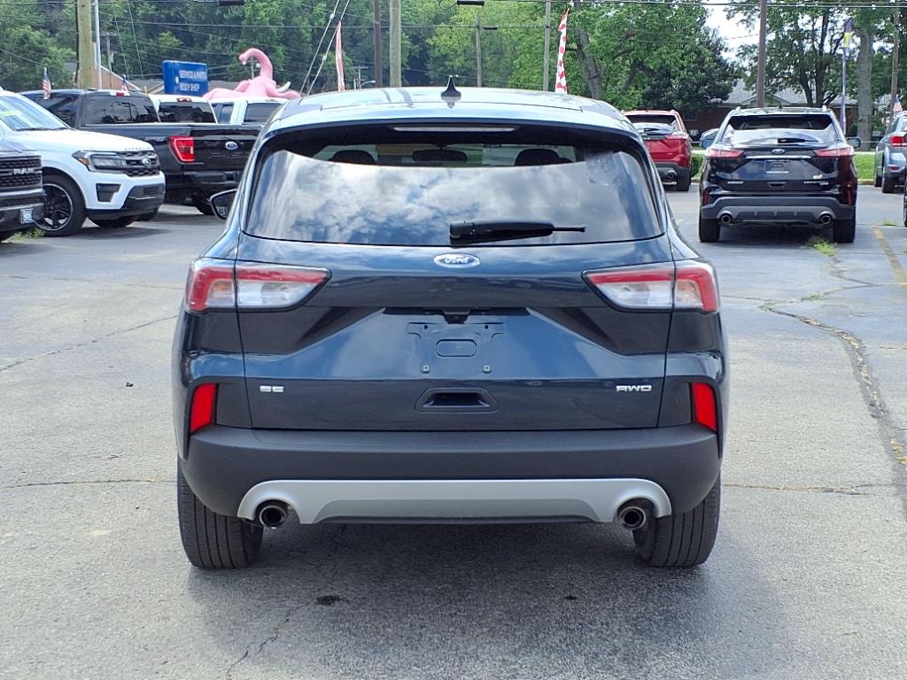 2022 Ford Escape SE photo 4