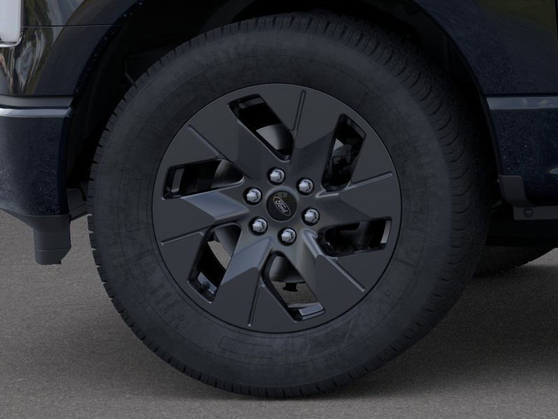 2025 Ford F-150 Lightning photo 16