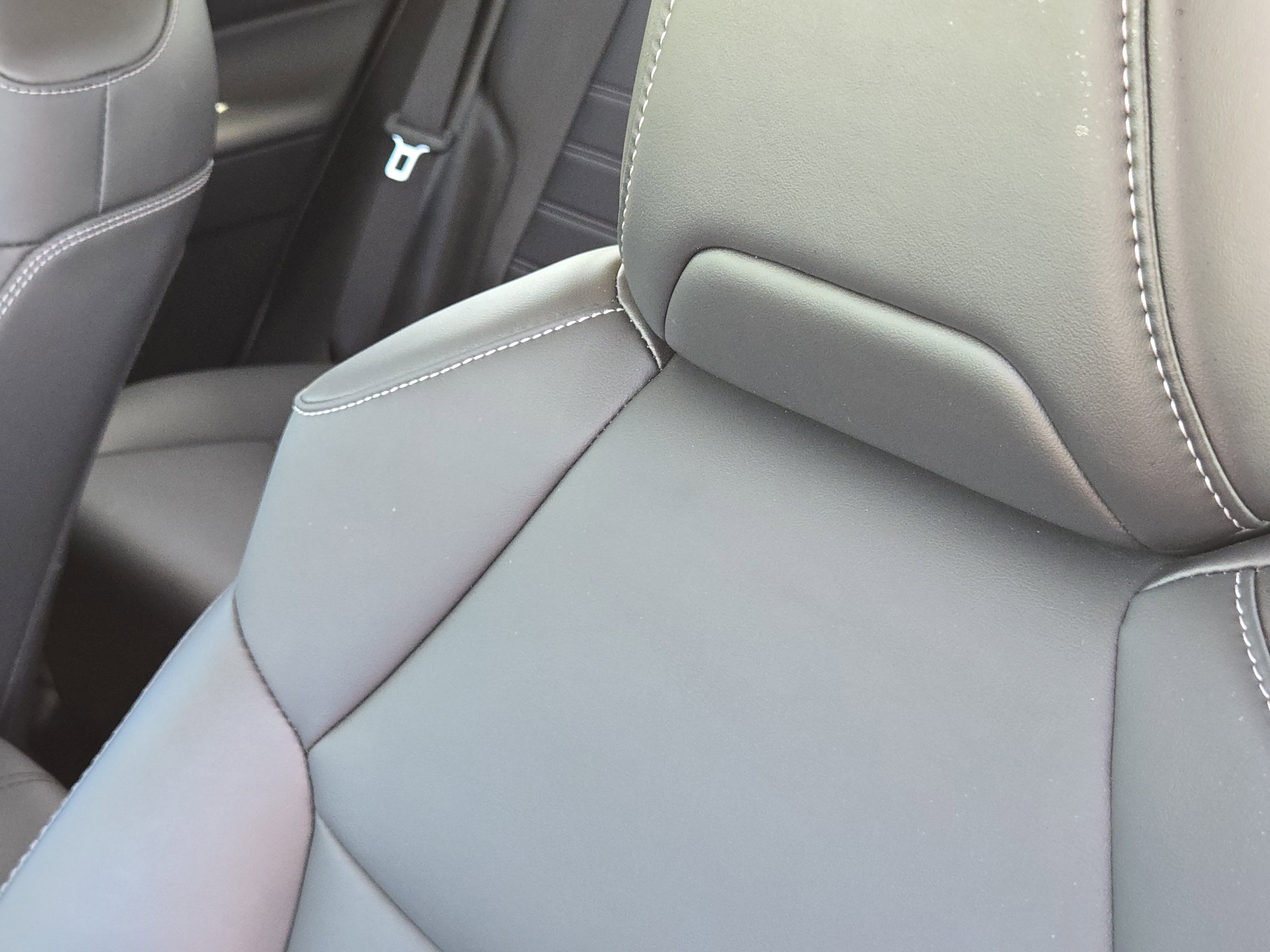2024 Toyota RAV4 XLE Premium photo 9