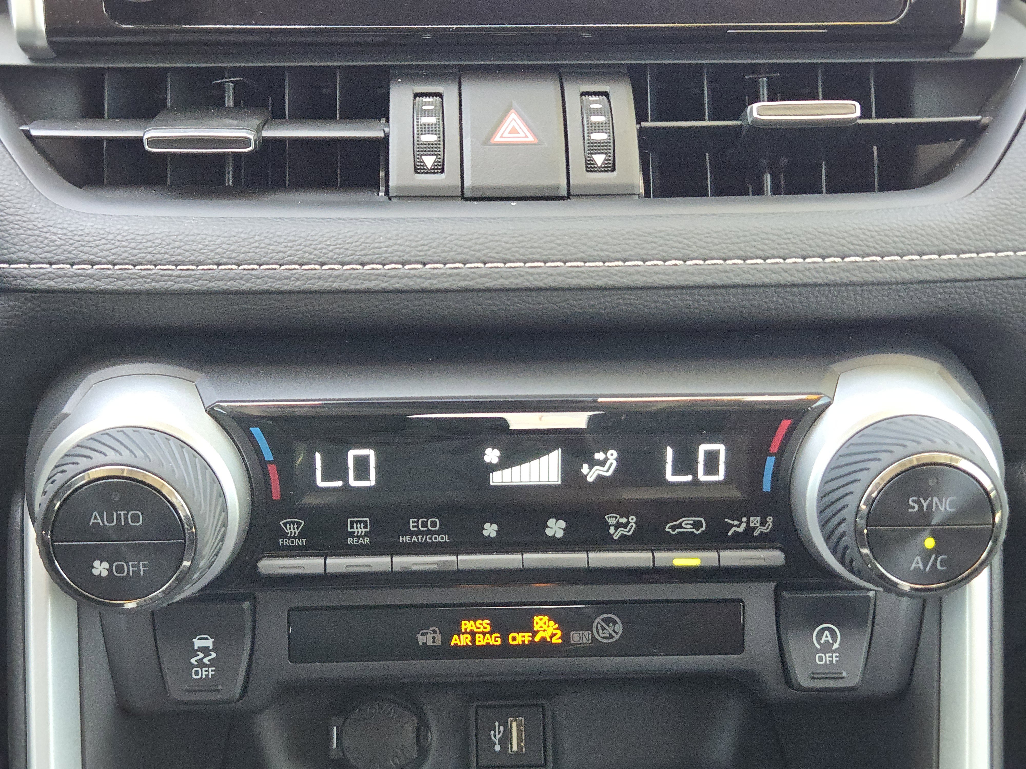 2024 Toyota RAV4 XLE Premium photo 13