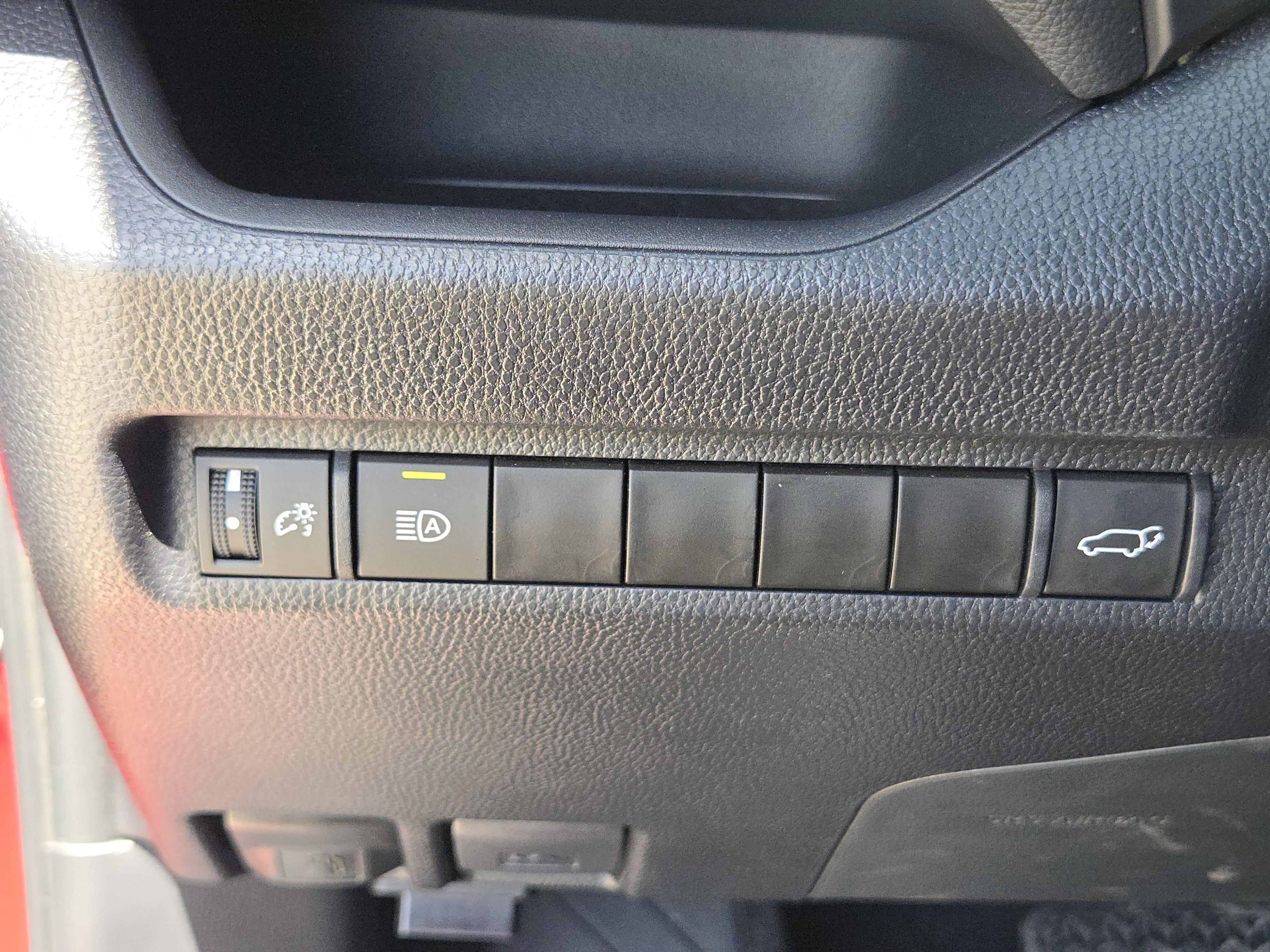 2024 Toyota RAV4 XLE Premium photo 15