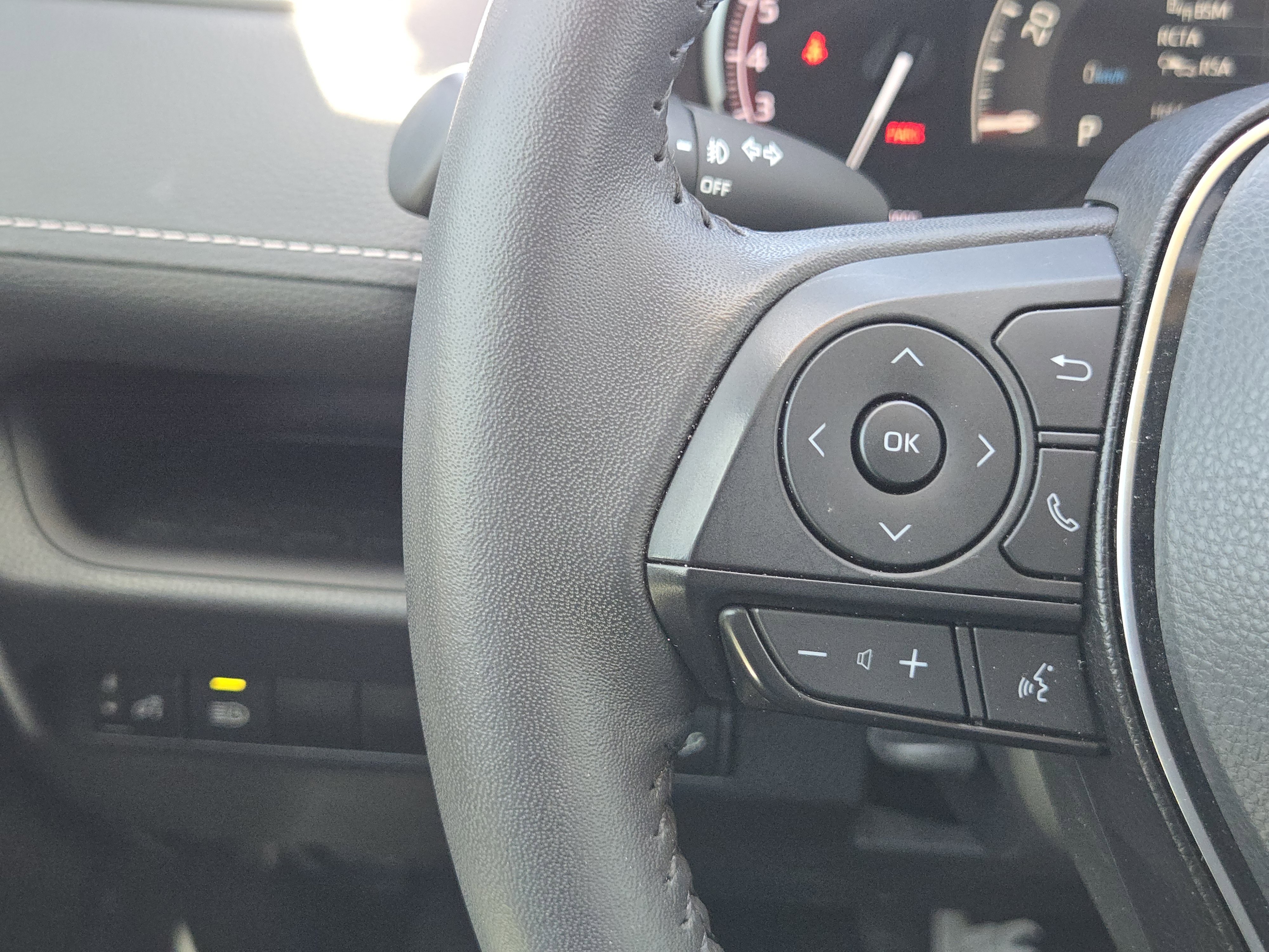 2024 Toyota RAV4 XLE Premium photo 20
