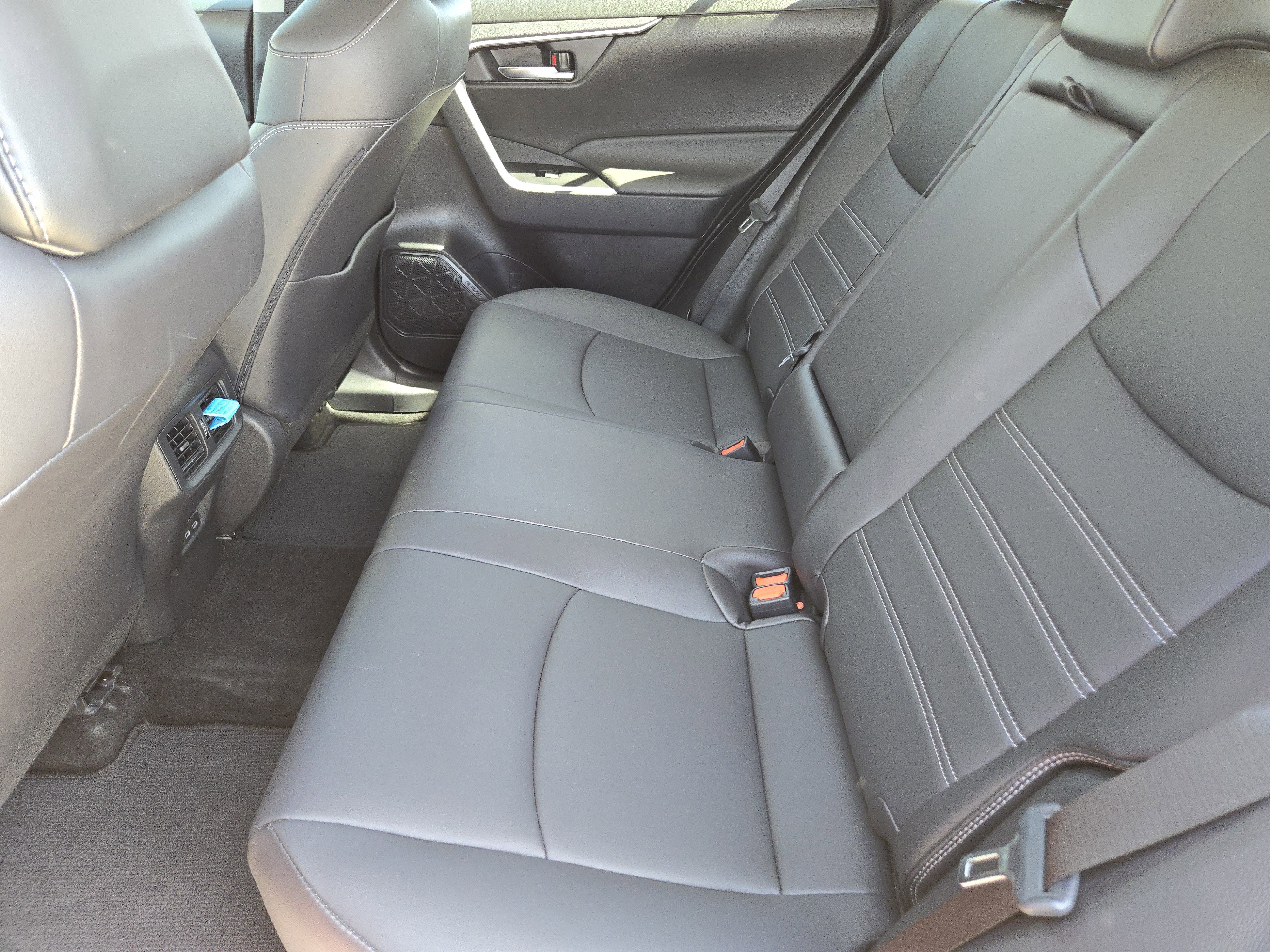 2024 Toyota RAV4 XLE Premium photo 22