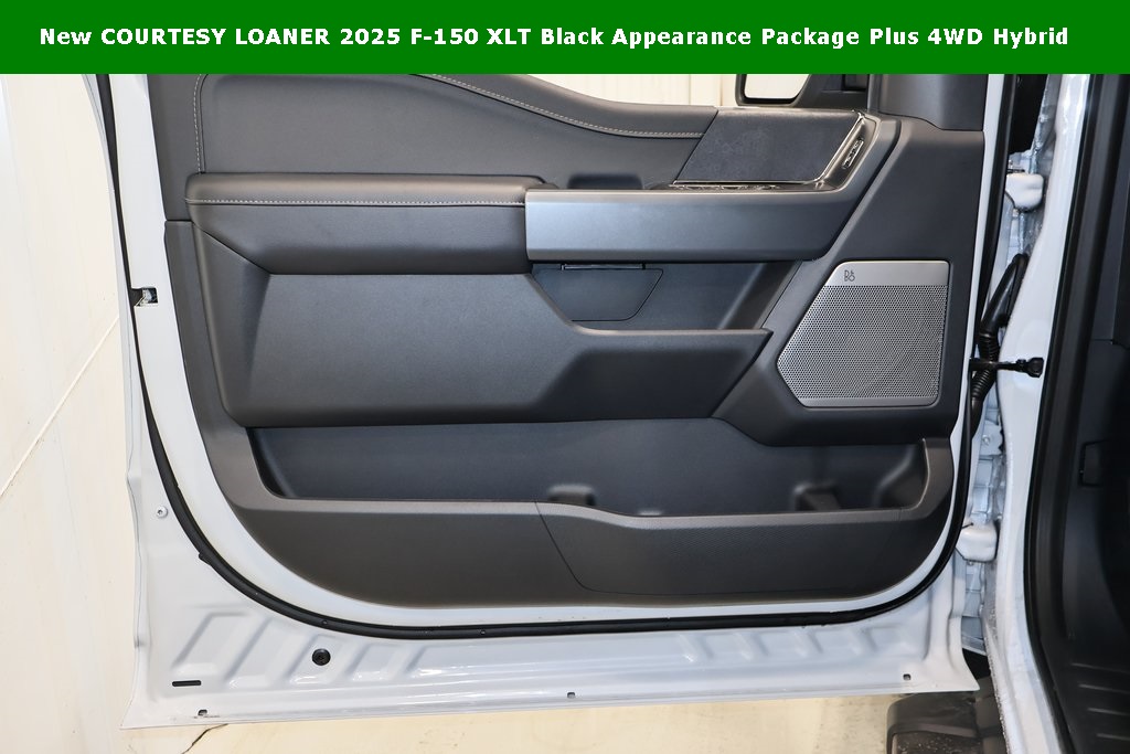 2025 Ford F-150 XLT photo 9