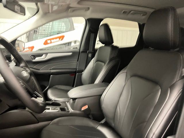 2025 Ford Escape Hybrid Platinum photo 17