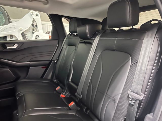 2025 Ford Escape Hybrid Platinum photo 19