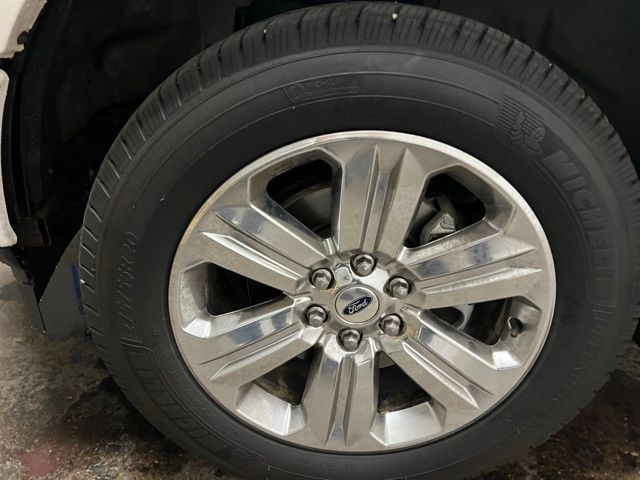 2018 Ford F-150 Platinum photo 10