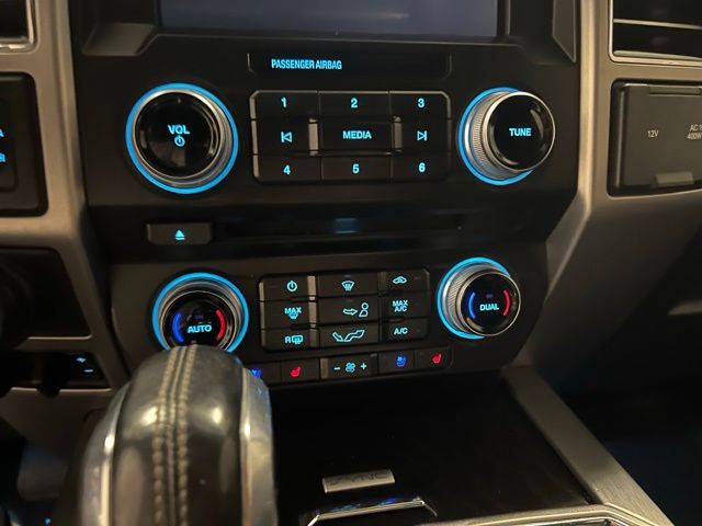 2018 Ford F-150 Platinum photo 16