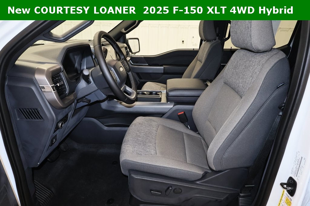 2025 Ford F-150 XLT photo 8