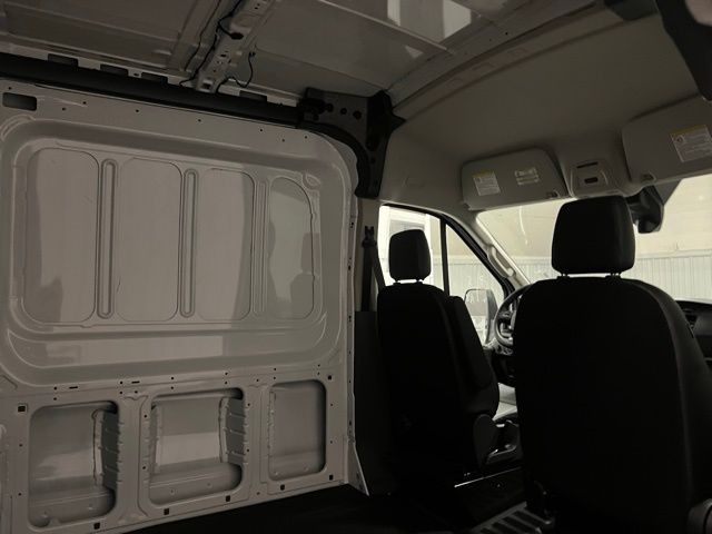 2025 Ford Transit photo 22