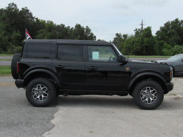 2025 Ford Bronco Badlands photo 2